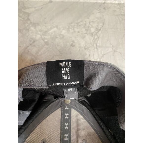 Gray and Black Under Armour Stretch-Fit Hat Size M/L - Picture 8 of 8